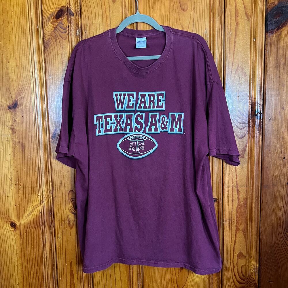 Gildan 2XL College Graphic T-Shirt Maroon Regular
